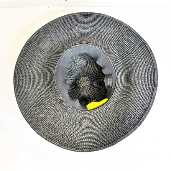 Eric Javits | Black Wide Brimmed Packable Hat SPF 50 - Picture 2 of 6